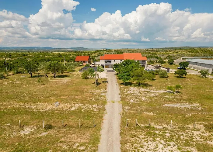 Silentium Zadarvillas Вилла