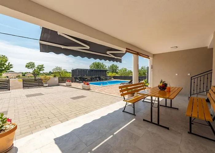 Silentium Zadarvillas Вилла Pristeg