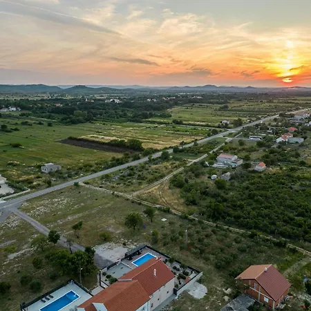 Silentium Zadarvillas Вилла Pristeg