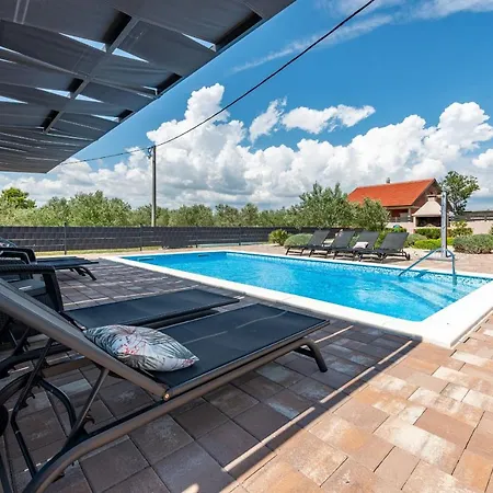 Вилла Silentium Zadarvillas *
