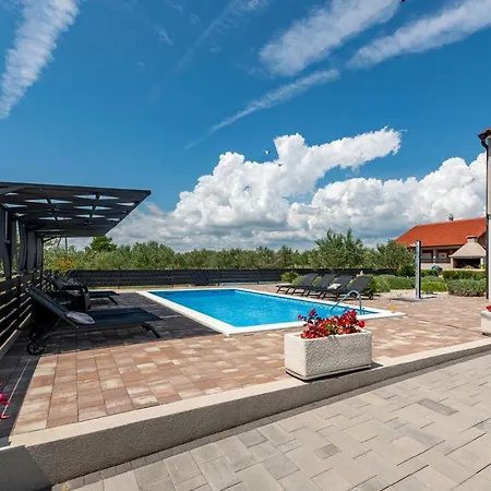 Silentium Zadarvillas Вилла *
