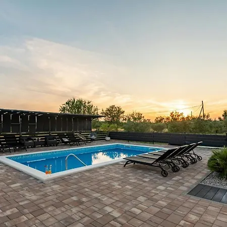 Silentium Zadarvillas Вилла