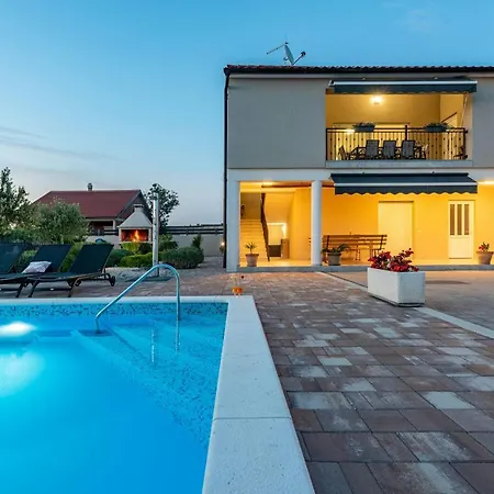 Silentium Zadarvillas Pristeg