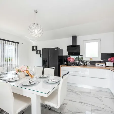 Silentium Zadarvillas Вилла *