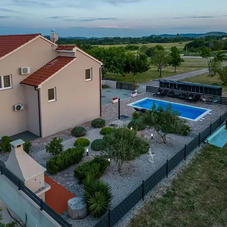 Silentium Zadarvillas Вилла *
