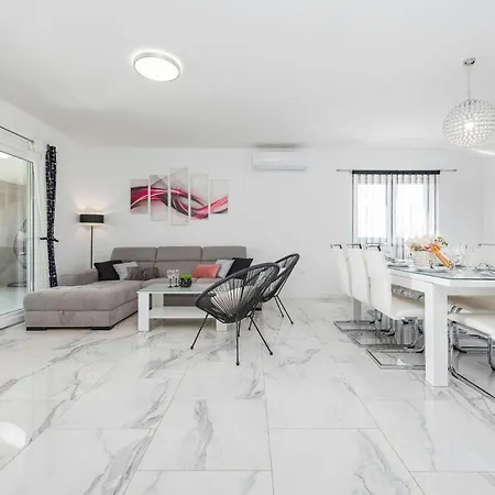 Silentium Zadarvillas Вилла *