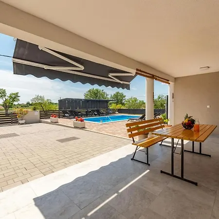 Silentium Zadarvillas Вилла Pristeg