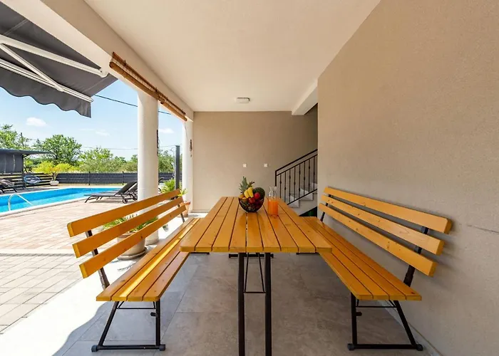 Silentium Zadarvillas Pristeg