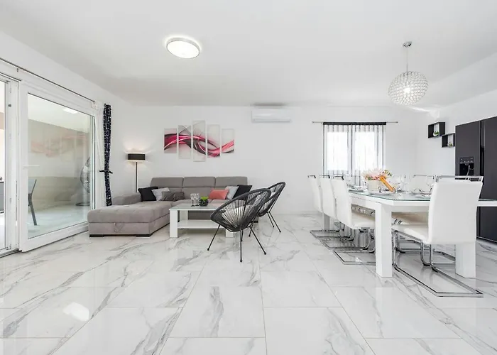 Silentium Zadarvillas 빌라 *